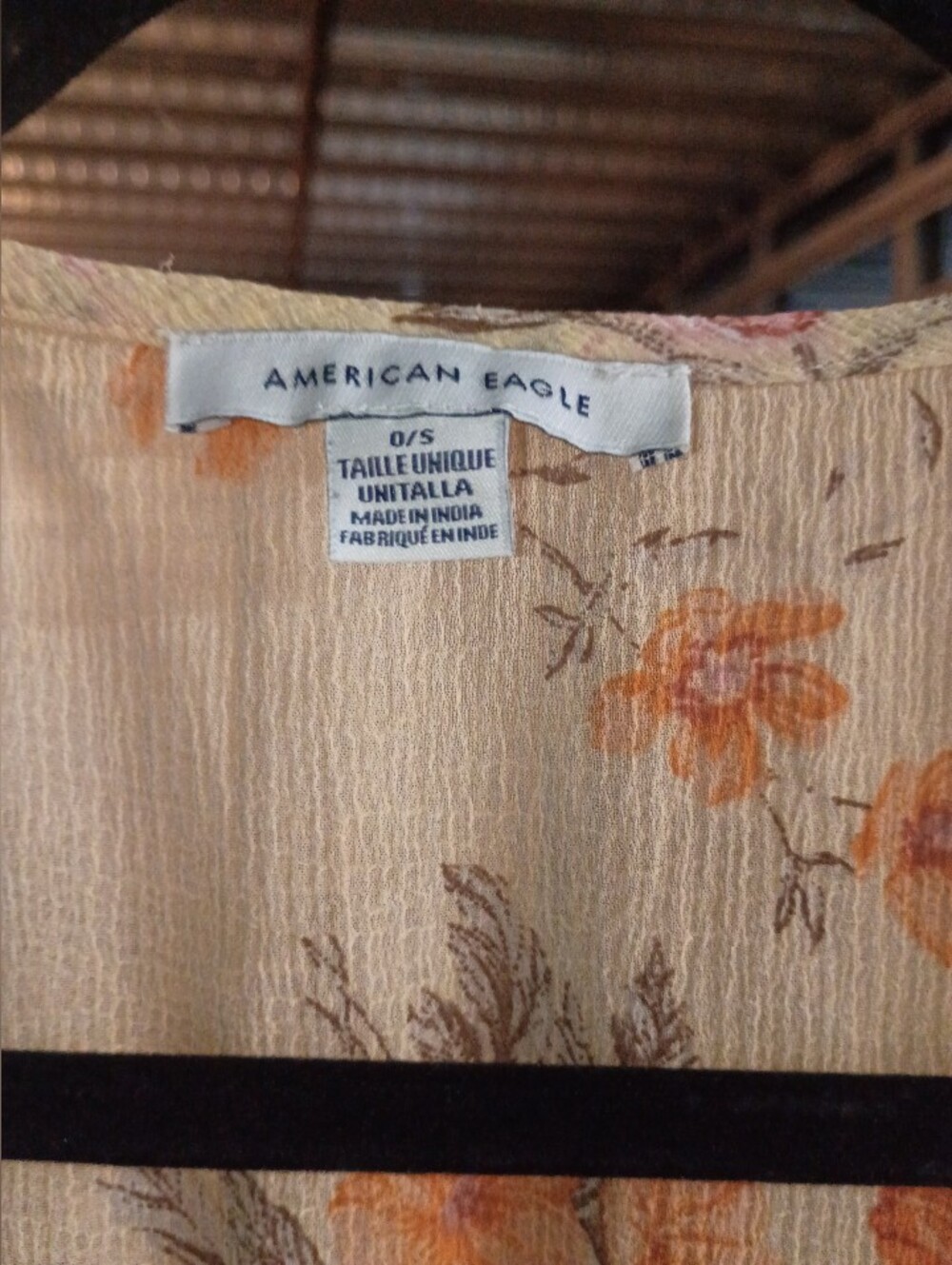 ✨ON SALE American Eagle Kimono in Beautiful Floral Pastels and Black Medium - Picture 2 of 4